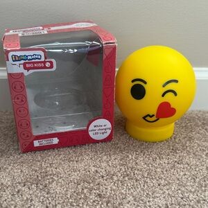 Kiss Emoji light up light
